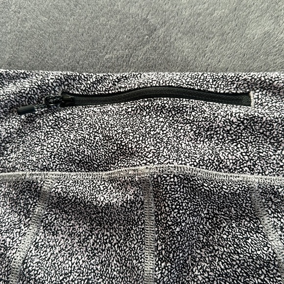 Women’s Lululemon leggings - Picture 2 of 8